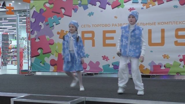 Новогодняя программа на ярмарке предпринимательства . Корольков Коля, Осипова Анна 16.12.23 смотреть онлайн