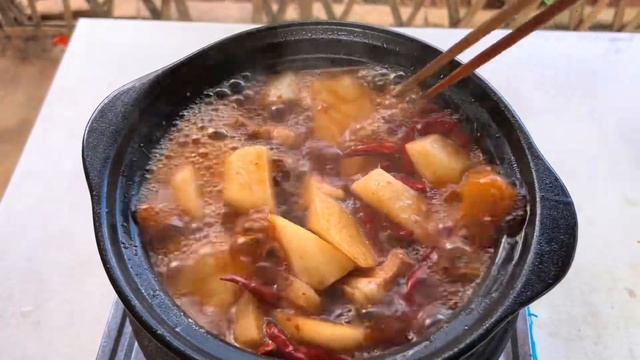 腐竹焖肉，小伙太能吃了，一个人吃了一斤肉 смотреть онлайн