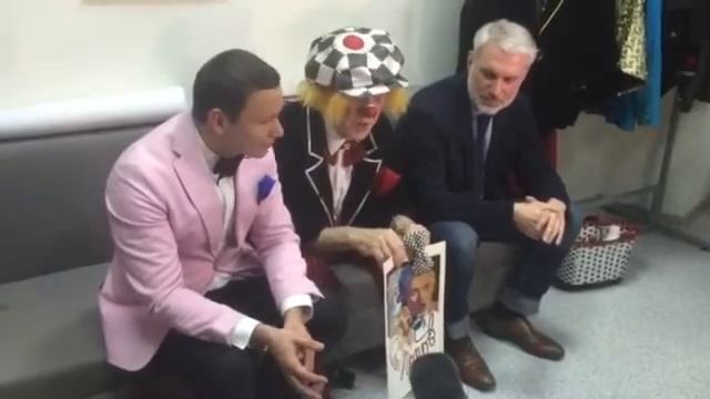 Олег Попов рассказывает о шарике, который ему подарил в детстве клоун, о зрителях, о цирке смотреть онлайн