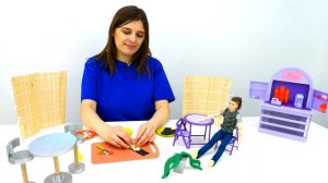 Подарок для Барби на 8 марта! Куклы Барби и Кен в видео шоу Маши ТойКлаб