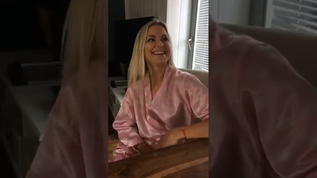 DIDO ANGEL (LOLA MYLUV) - Interview [Live 02.Nov.2018.] смотреть онлайн