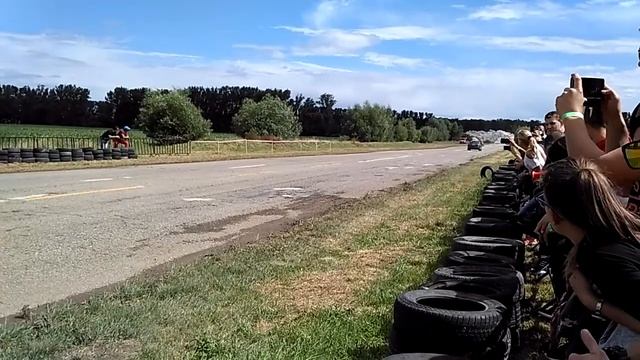 BMW 530xd vs AUDI A6 3.0 TDI QUATRO смотреть онлайн