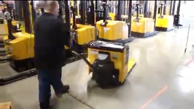 Big Joe Heavy Duty Powered Pallet Truck смотреть онлайн