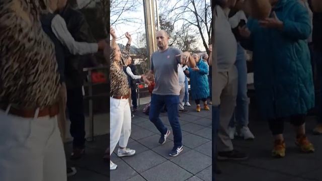 Ora vota ai um pezinho 💃🕺✨🪗 Arcos✨🇵🇹 Folclore e concertinas🪗🪗 #video #folclore #dance смотреть онлайн