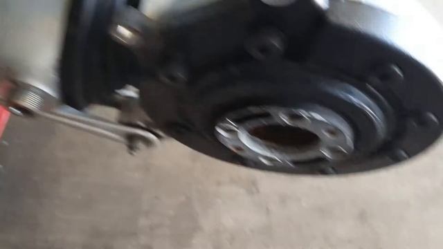 BMW GS 1350 spiel an der Schwinge einstellen