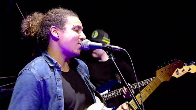 Indi And The Vegas Perform Pheromones For BBC Introducing