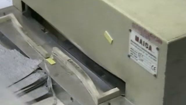 MAICA MTC Машина для обрезки низа воротника смотреть онлайн