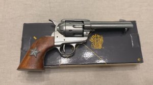 Кольт 45 калибра с звездой на рукояти, Cal.45 Peacemaker revolver 4,75", USA 1873, Denix 1038
