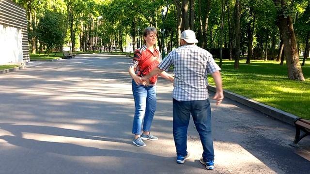 Харьков,танцы в саду,Вальс с поцелуем.👩❤️💋👨 смотреть онлайн