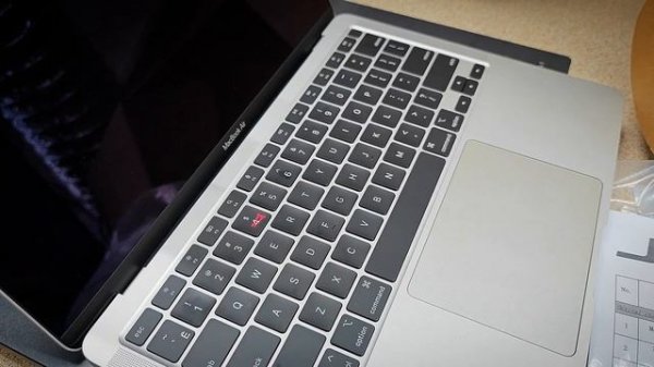 Лазерная гравировка клавиатуры macbook air - jpt100m7