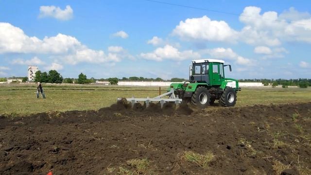 ХТА "Слобожанец" / 210 л.с. с плугом 5 корпусов смотреть онлайн
