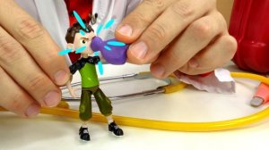 Супергерои Бен 10 и Кевин в Мегаклинике! Игры в Доктора и больницу для игрушек. Видео игры Бен Тен