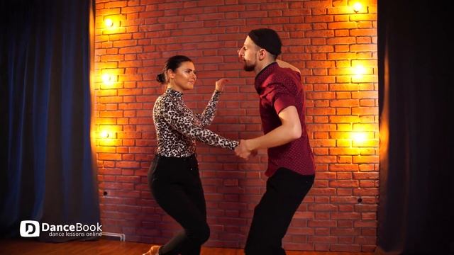 Salsa - Basic Steps for Beginners | How To Dance Salsa | DanceBook.pl смотреть онлайн