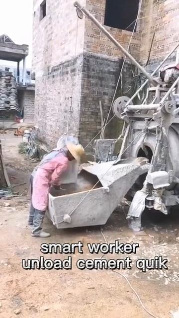 smart worker quik unload cement#shorts#comedy#funny#cement#worker#building смотреть онлайн
