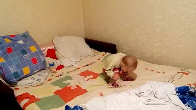 Дитя танцует под 