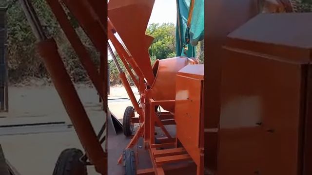 concrete mixture/machine/with hopper/with hydraulic cylinder/with hydraulic hopper attached #shorts смотреть онлайн