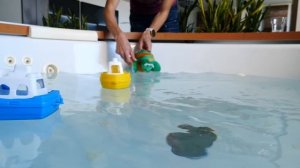 Видео с игрушками на пляже - Маша Капуки купает черепаху в ДЖАКУЗИ - Пора купаться