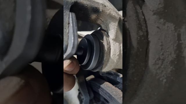 Утапливания поршня заднего супорта Changan UNI-K ПИ IDD смотреть онлайн