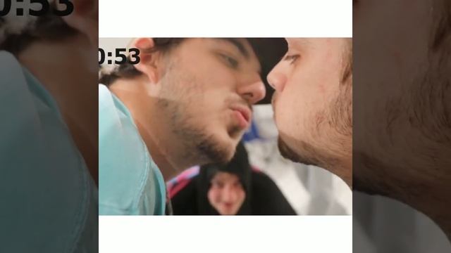 Chris and Chandler Kiss смотреть онлайн