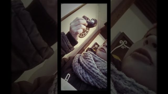 Едим пончики с братом