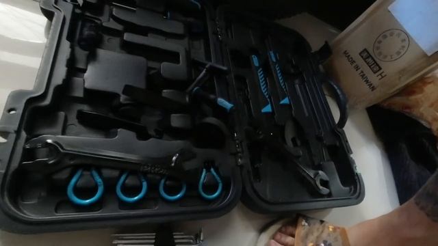 SALAMAT ONE STOP BIKE SHOP!! UNBOXING TIME. (S1E9) смотреть онлайн