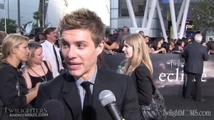 Xavier Samuel Interview at the Eclipse Movie World Premiere Red Carpet