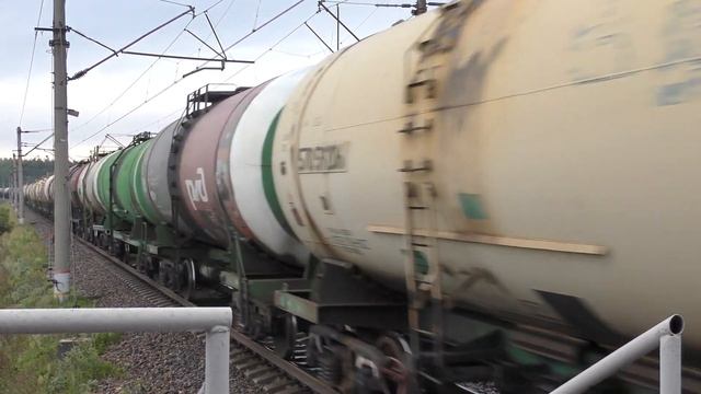 Электровоз ВЛ80с-1447 с грузовым поездом смотреть онлайн