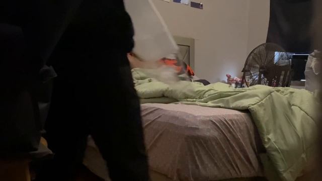 PUTTING MAKEUP 💄 ON MY BOYFRIEND WHILE SLEEP (GONE WRONG!!) смотреть онлайн