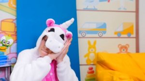 Маша Капуки воспитывает Пинипон - Игры в доме кукол ЛОЛ - Видео для детей с игрушками