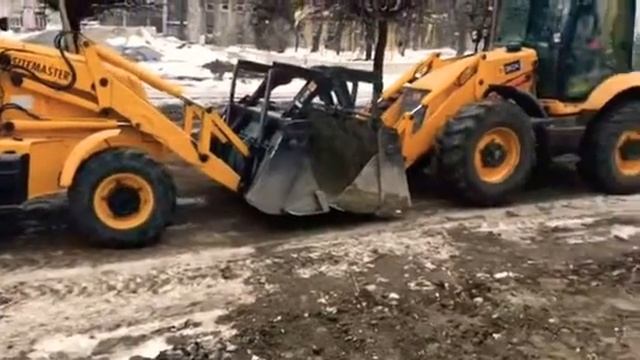 JCB 3CX Sitemaster vs JCB 3CX Super смотреть онлайн