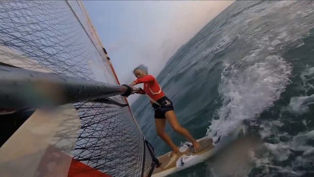 A quick evening sail at Amara Watersports blue lagoon, Pattaya Thailand смотреть онлайн