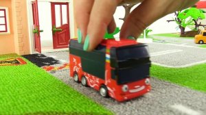 Приключения ТАЙО! Происшествие на дороге. Видео про игрушки