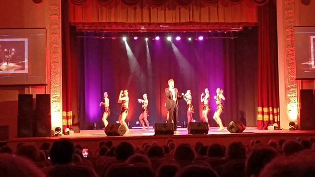 Александр Дроздов и шоу-группа "Звëзды". "Если любишь ты". Музыка: Юрий Антонов, слова: Л. Дербенёв смотреть онлайн