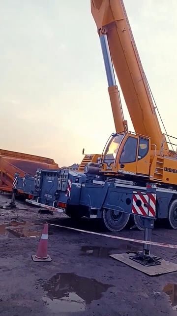 liebherr crane смотреть онлайн