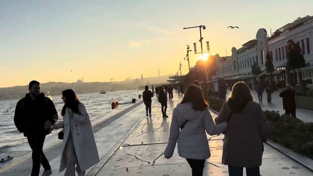 Я показала прям подробно, как пройти с Таксим , чтоб такси  не возили кругами 🤪🚶🏽♀️