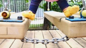 Беби Бон Эмили ловит бабочек! Игры в дочки матери в видео для девочек Как Мама