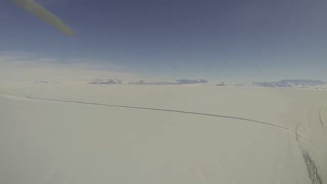 Scientists Bury GPS in Antarctic Ice to Measure Effects of Tides смотреть онлайн