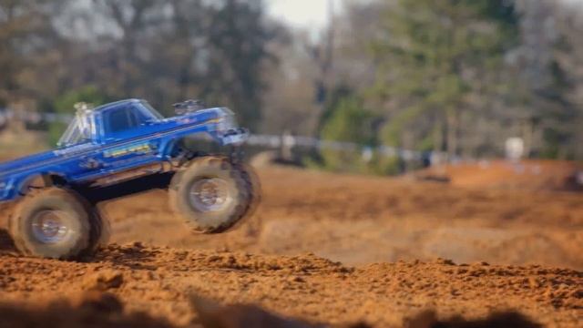 Traxxas Bigfoot (Classic) 2WD Monster Truck - Product of The Week смотреть онлайн