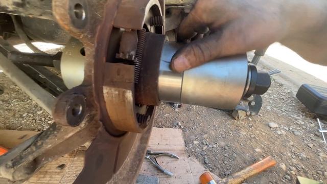 BMW Changement Roulement AR Et Un Peu De Carrosserie