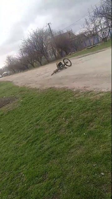 😱😱😱😱😱нереально крутой дрифт по камням на крутом велике !!!!!😱😱😱🍞