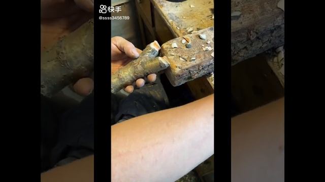 Simple manufacture of wooden slingshot смотреть онлайн