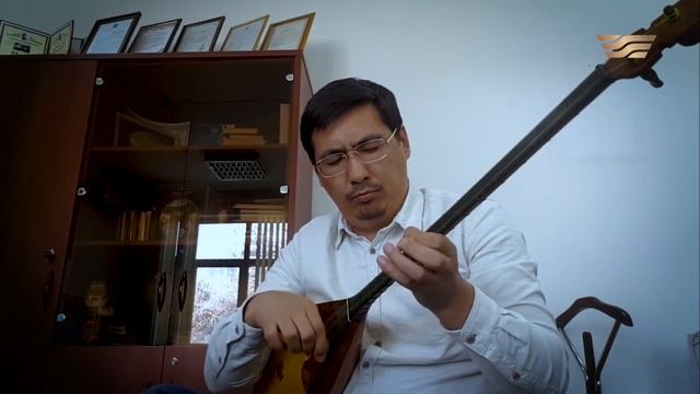 Танымал домбырашылар «Сарыарқа» күйін орындады #ҮйденШықпа смотреть онлайн