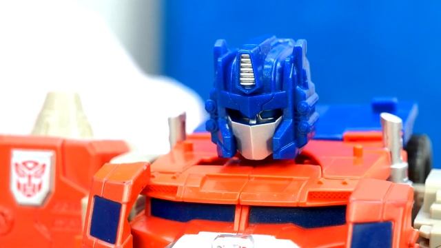 Оптимус Прайм ПОТЕРЯЛ СЛУХ! Видео про игрушки и игры в больничку с Доктором Ой смотреть онлайн