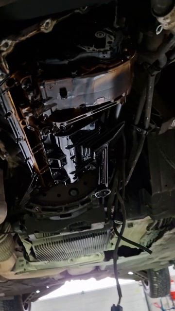 BMW N43 Oil pan removal Ölwanne Ausbau Baie ulei смотреть онлайн