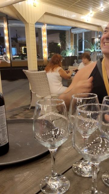 Первый день работы официантом 🍾 смотреть онлайн