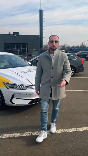 Таксопарк электромобилей от electro-car.by смотреть онлайн