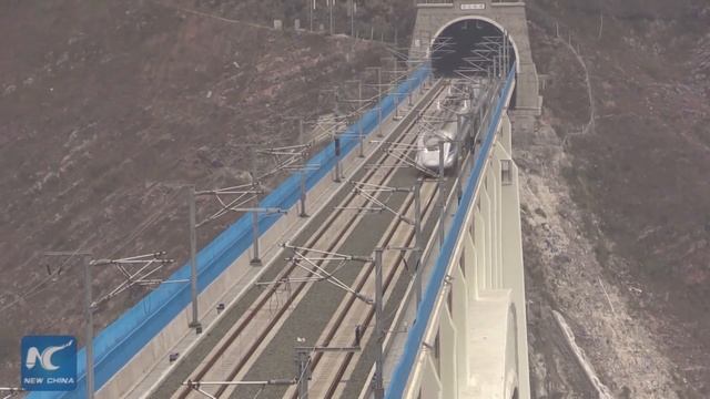 6 seconds to cross it! "Super" bridge allows bullet trains to pass at full speed смотреть онлайн