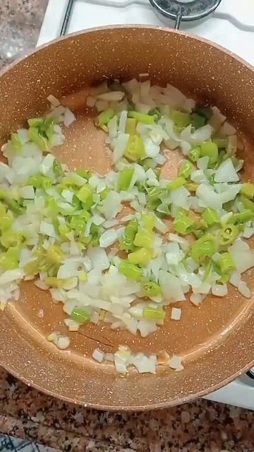 domatesli bulgur pilavı.(булгур с овощами) смотреть онлайн