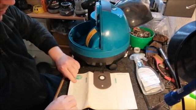 Restoration of 'Gary' the Hoover Galaxy 1000 S S3584 - Part Two - Scrub n Polish n Service! смотреть онлайн