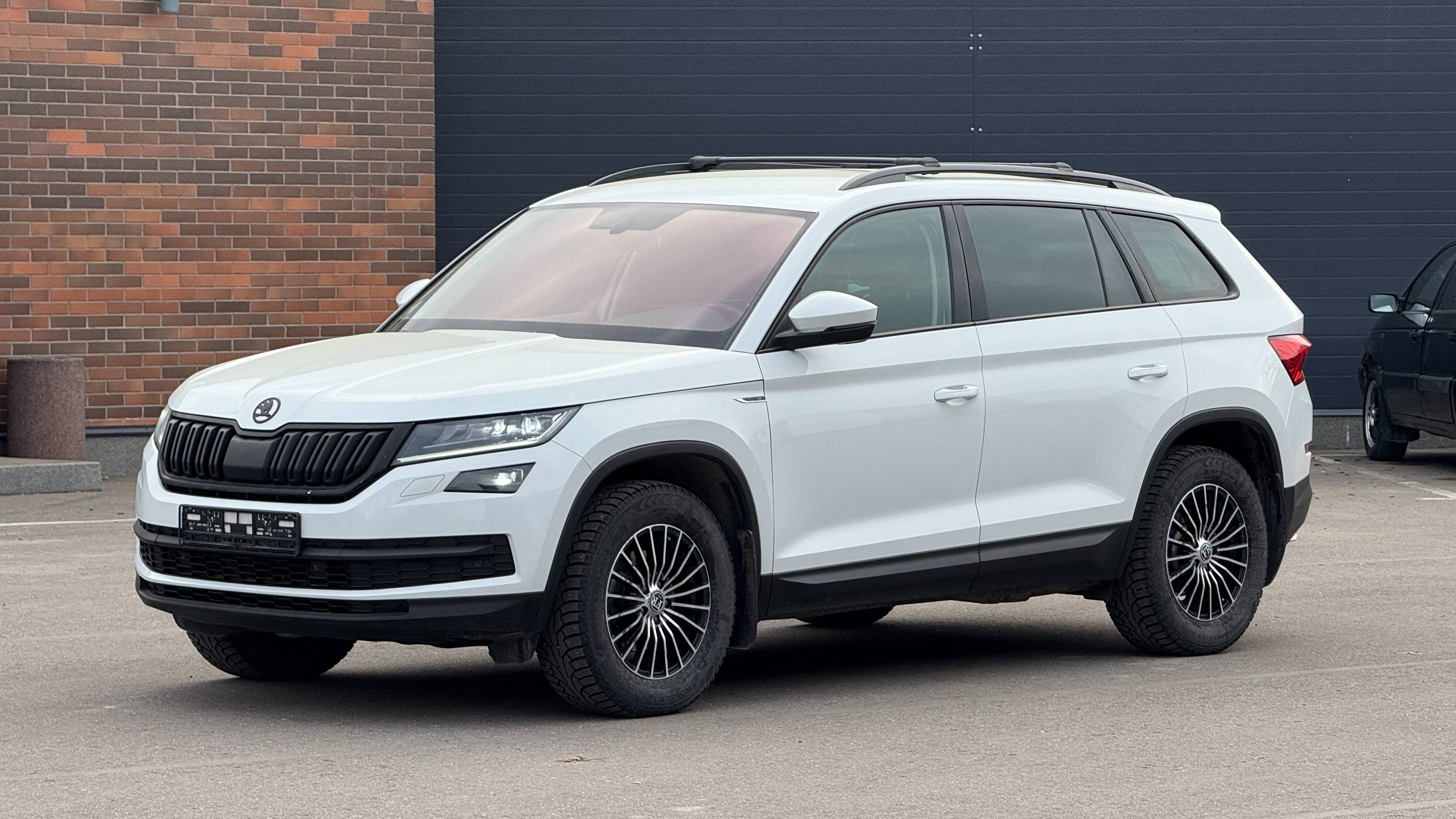 Skoda Kodiaq лучше многих конкурентов за свою цену. смотреть онлайн